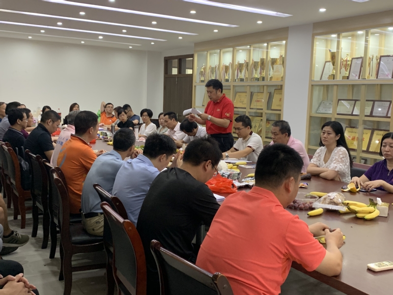 电子信息工程学院开展庆祝教师节茶话会暨师德师风宣传教育活动